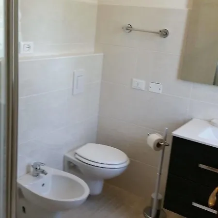 Bredina Hotel Sale Marasino